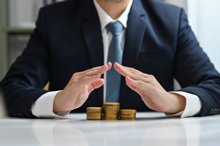 Estratégias eficazes para proteger seus investimentos durante crises econômicas